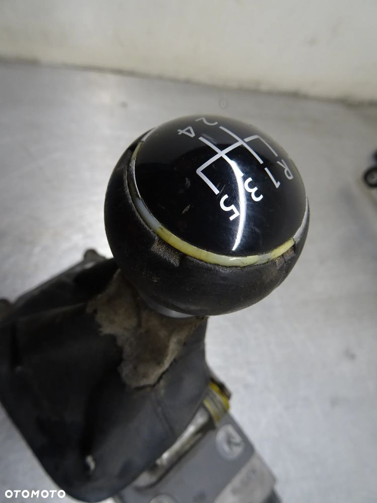 VW GOLF V HB 5D 1.9TDI LEWAREK WYBIERAK BIEGÓW 1K0711061A 1K0711049AS - 2