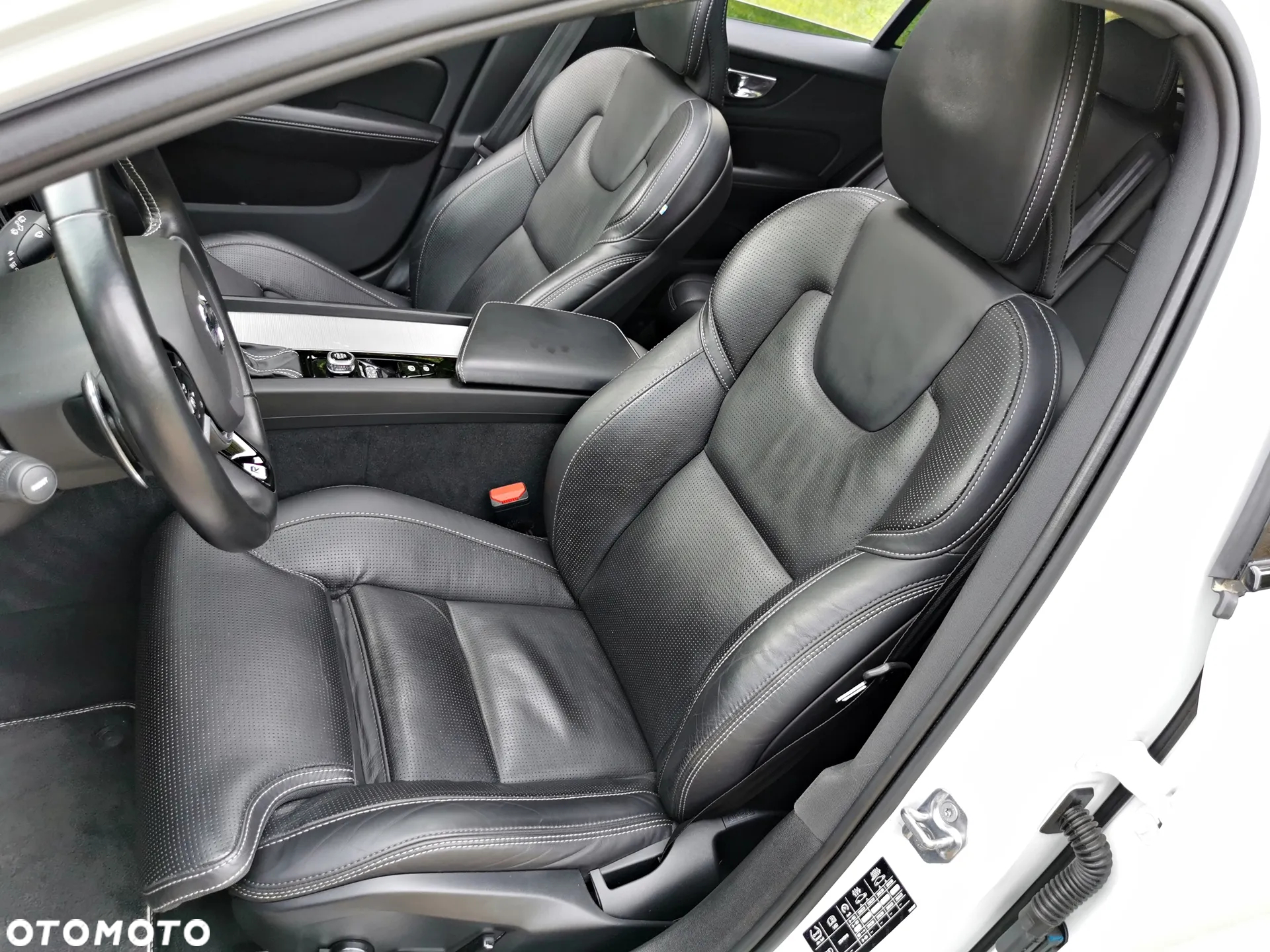Volvo V60 D3 Geartronic R-Design - 21