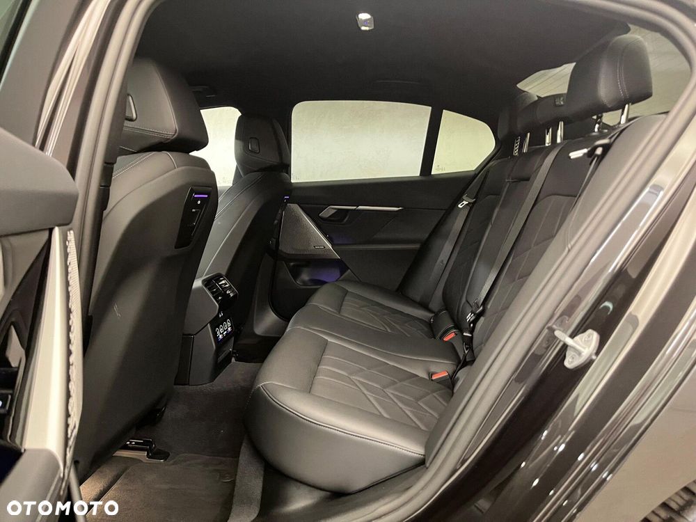 BMW Seria 5 520d xDrive mHEV M Sport - 32