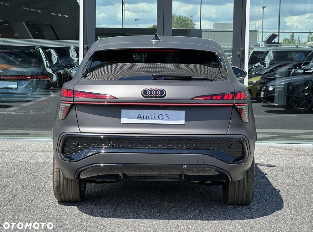 Audi Q3 Sportback - 8