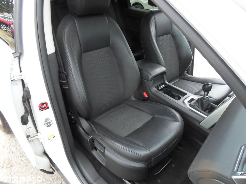 Land Rover Discovery Sport 2.0 TD4 HSE Luxury - 16