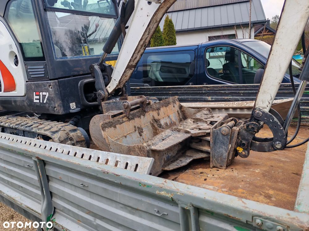 Bobcat E17 - 6