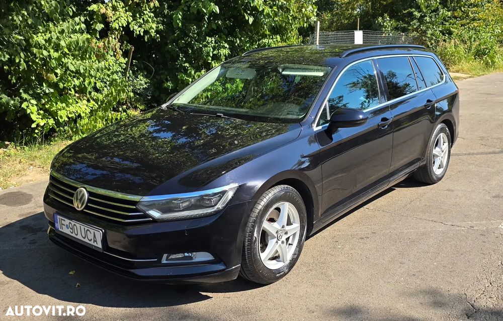 Volkswagen Passat - 1