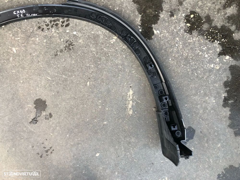 VOLVO XC60 ABA GUARDA LAMAS TRAS ESQUERDA - GL091 - 10