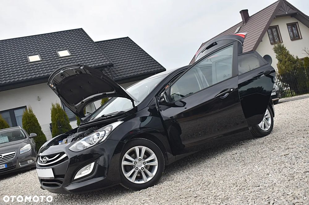 Hyundai i30 1.6 CRDI Trend - 12