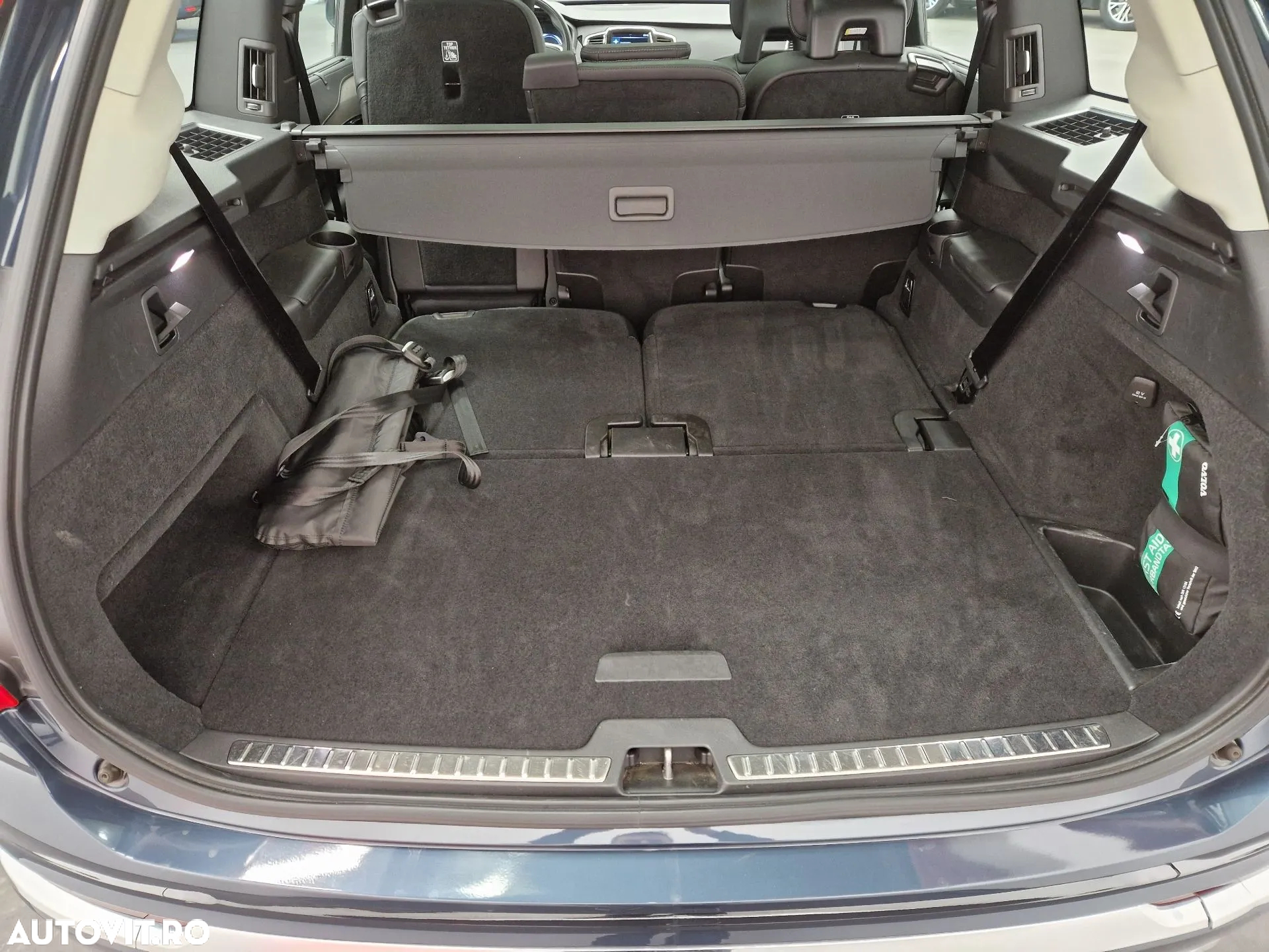 Volvo XC 90 - 7