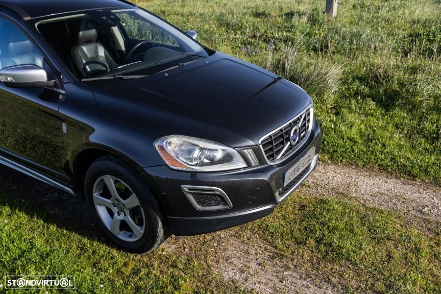 Volvo XC 60 2.0 D3 Drive R-Design 85 Anos Start/Stop - 13
