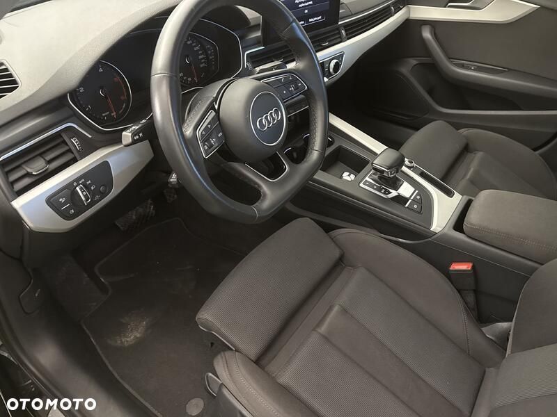 Audi A4 Limousine - 10