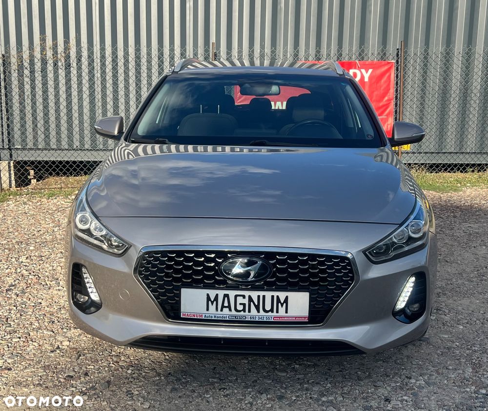 Hyundai i30 1.6 D Premiere Luxury DCT - 33