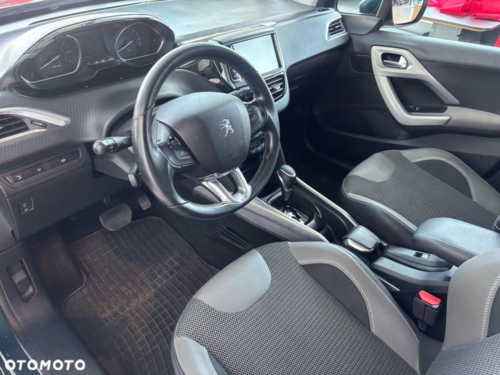 Peugeot 2008 1.2 Pure Tech Allure S&S EAT6 - 8