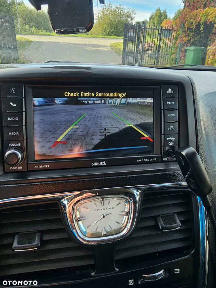 Chrysler Town & Country 3.6 Touring - 38