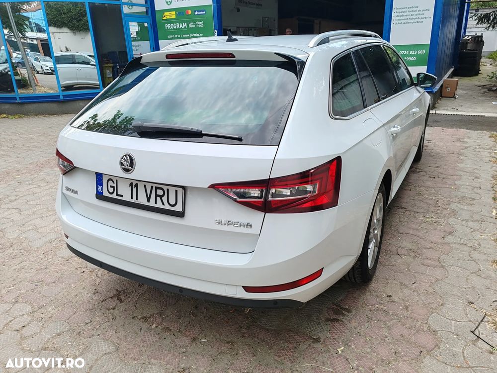 Skoda Superb 2.0 TDI DSG Ambition - 3