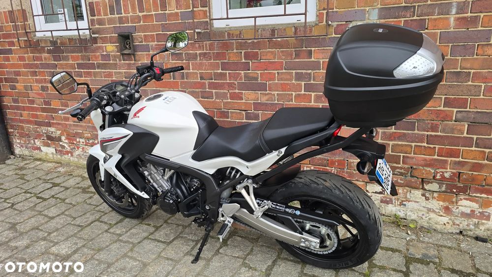 Honda CB - 12