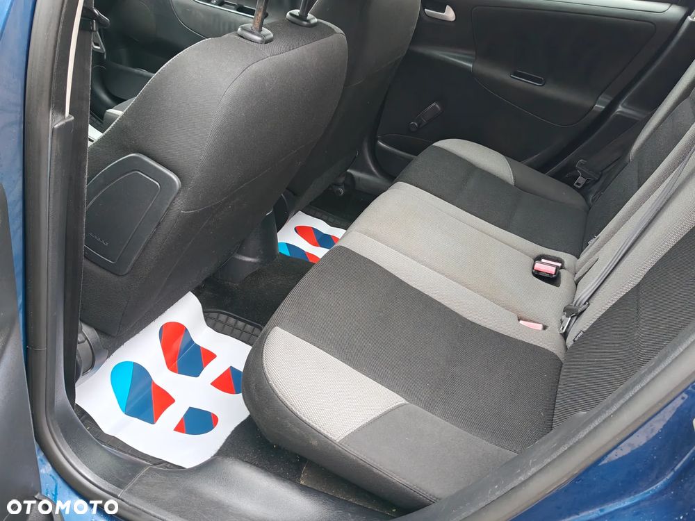 Peugeot 207 90 HDi FAP (Blue Lion) Sport - 8