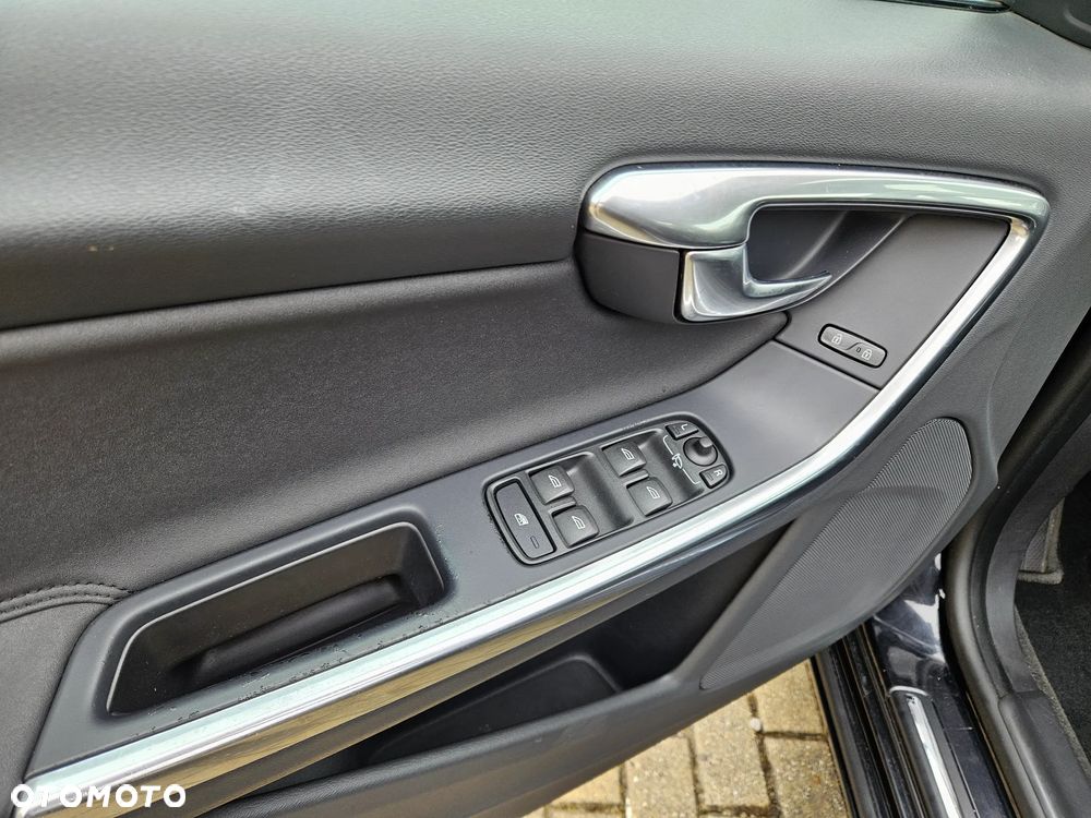 Volvo V60 D2 Kinetic - 14