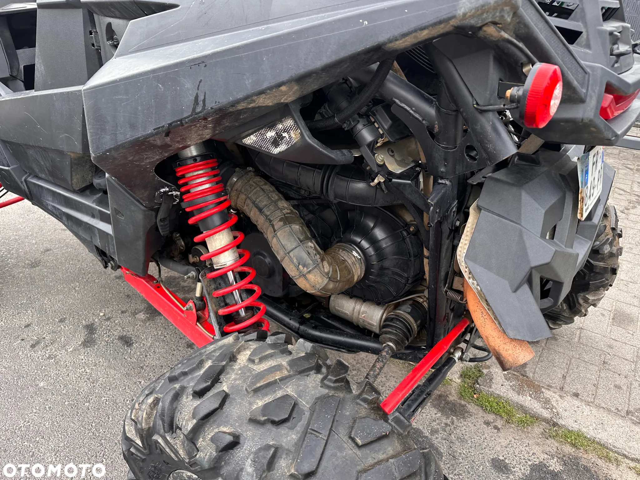 Polaris RZR - 16