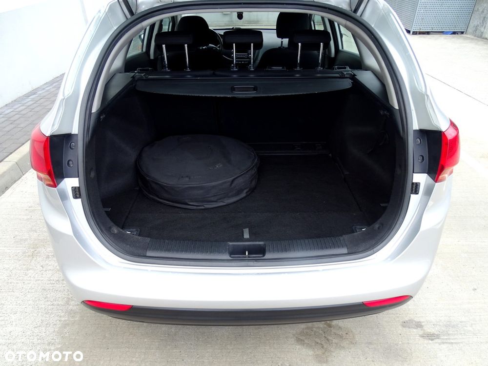 Kia Ceed 1.4 L - 13