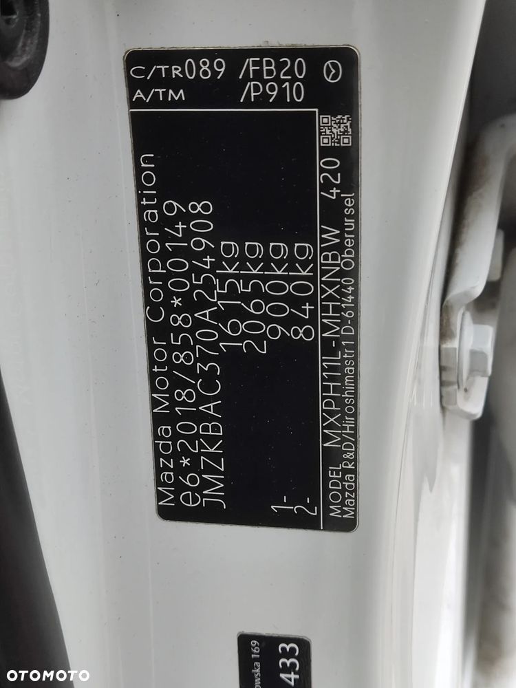 Mazda 2 Hybrid - 20