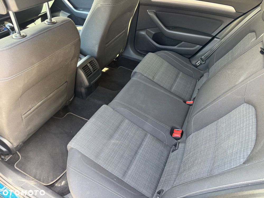Volkswagen Passat 2.0 TDI EVO Business - 21