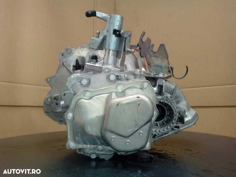 Cutie viteze SUZUKI SWIFT III; 1.3 - 1