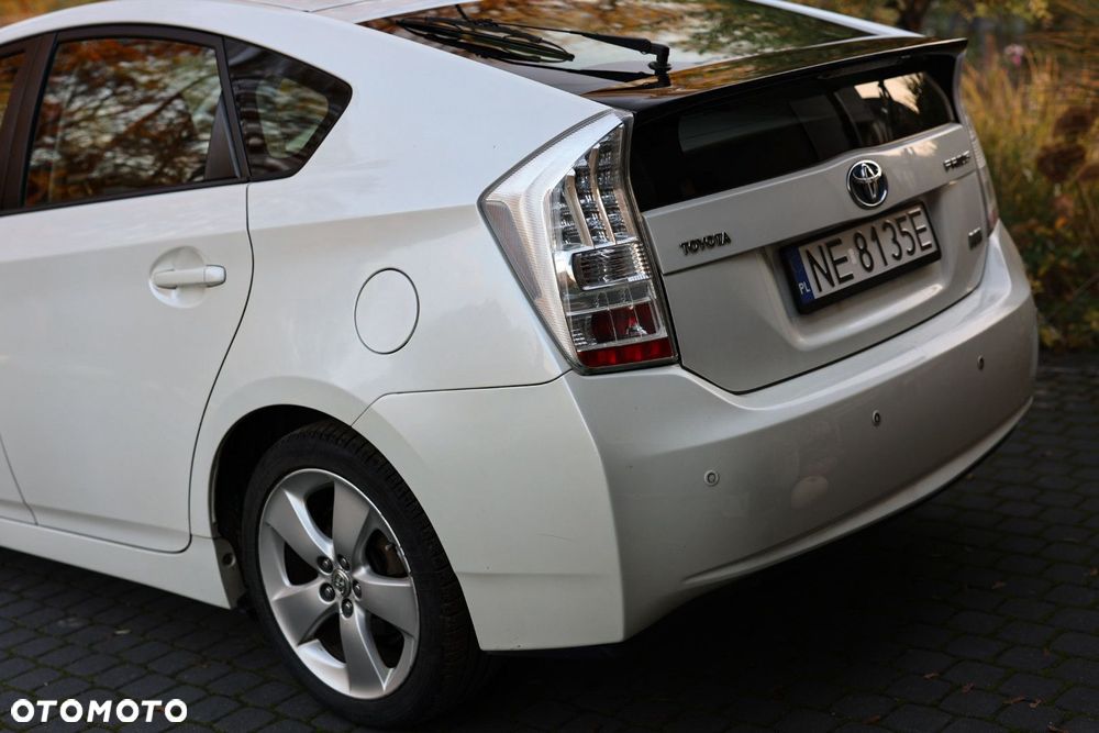 Toyota Prius (Hybrid) Comfort - 16