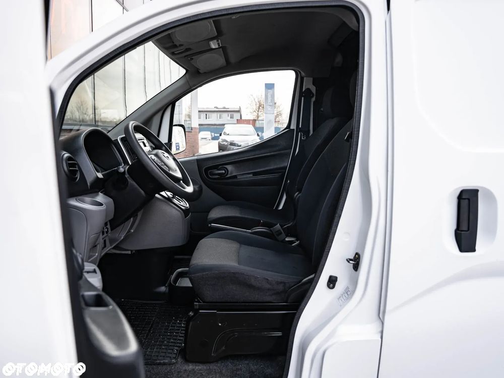 Nissan e-NV200 - 11