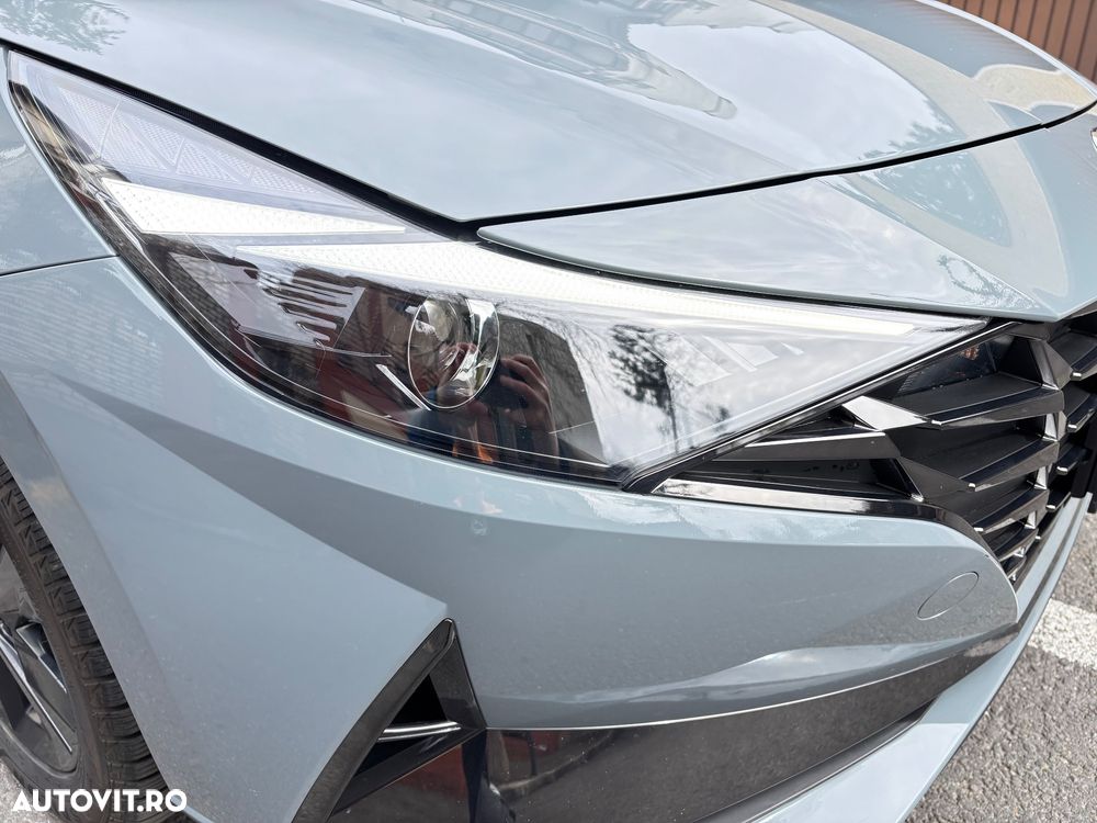 Hyundai Elantra 1.6 l 123 CP CVT Highway - 11