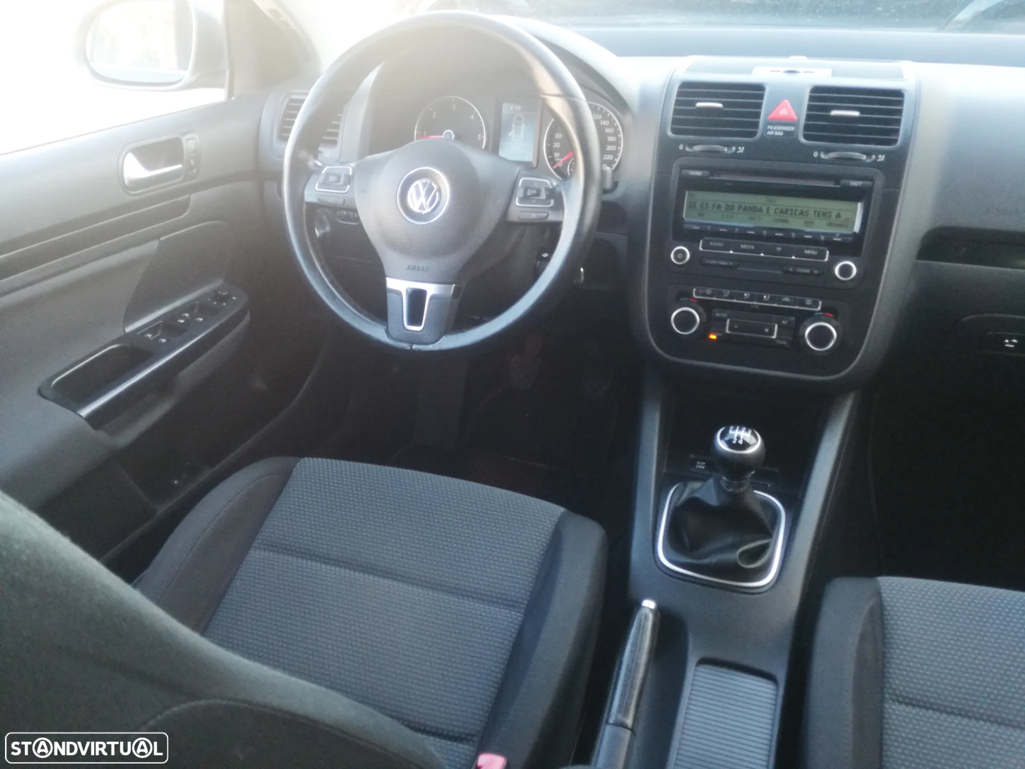 VW Jetta 1.6 TDi Confortline - 15