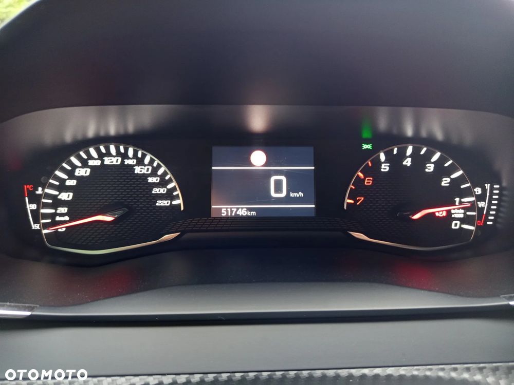 Peugeot 2008 BlueHDi 100 STOP & START Signature - 18