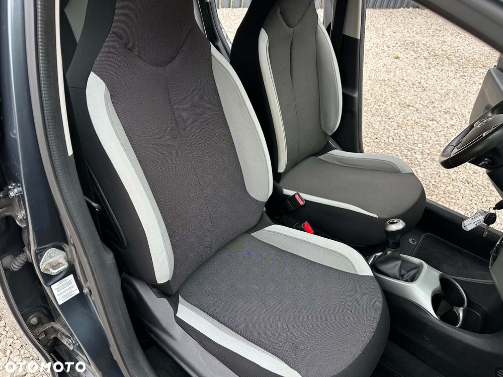 Toyota Aygo x-clusiv - 11