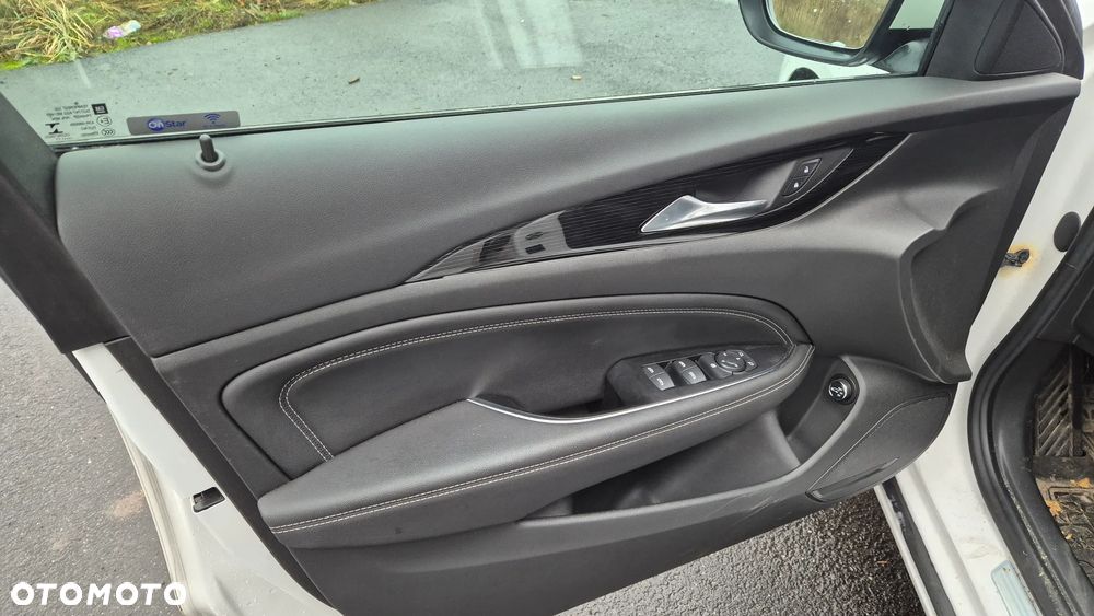 Opel Insignia 2.0 CDTI Innovation S&S - 10