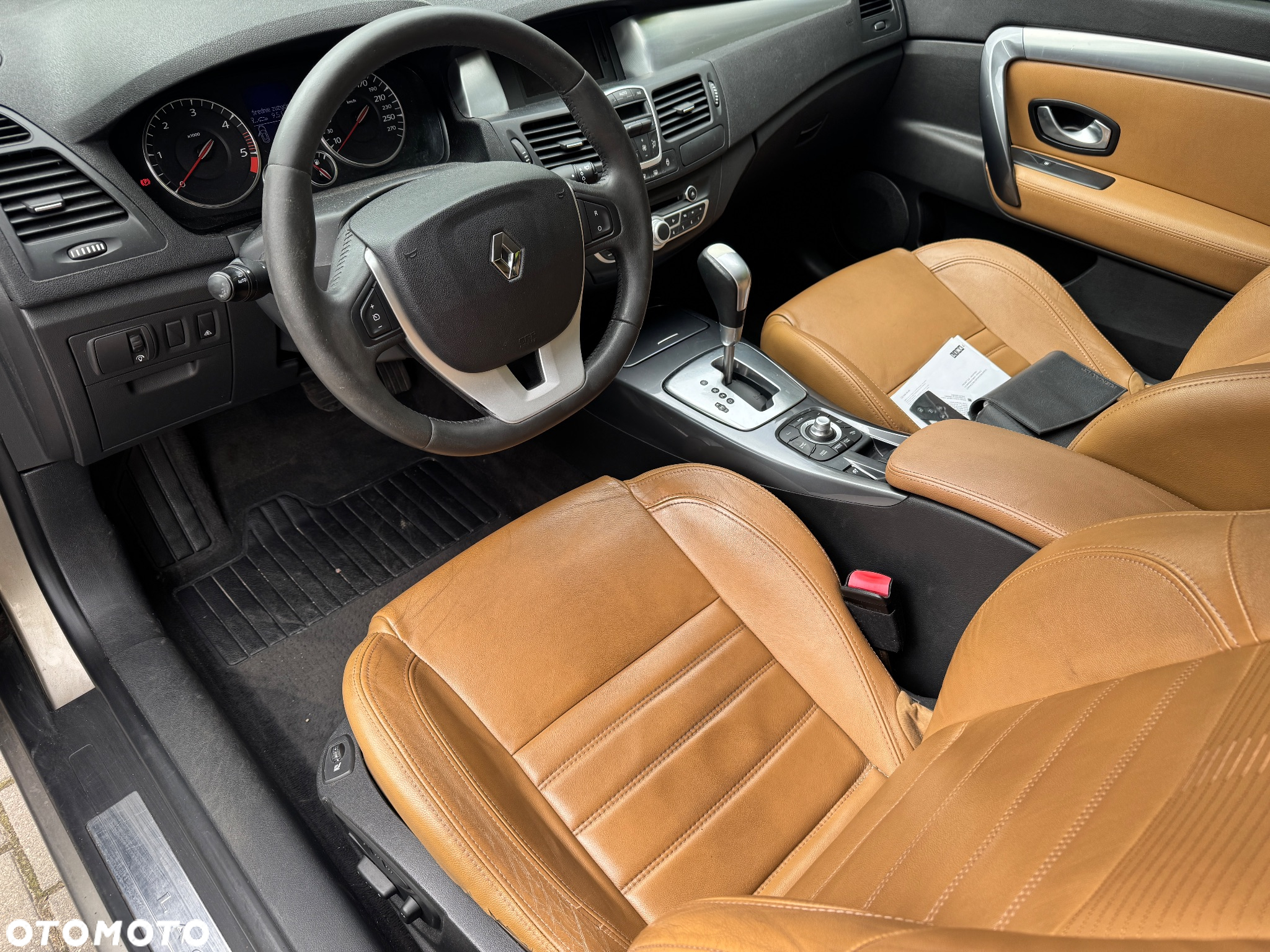 Renault Laguna 3.0 dCi V6 Initiale - 4