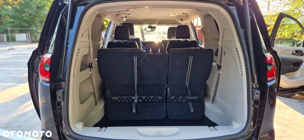 Chrysler Pacifica - 11