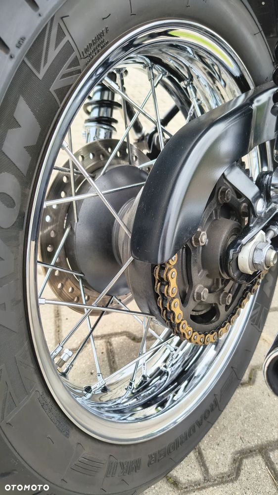 Triumph Bonneville - 19