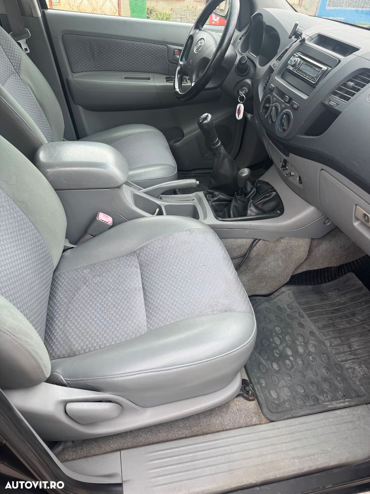 Toyota Hilux 4x4 Double Cab - 5