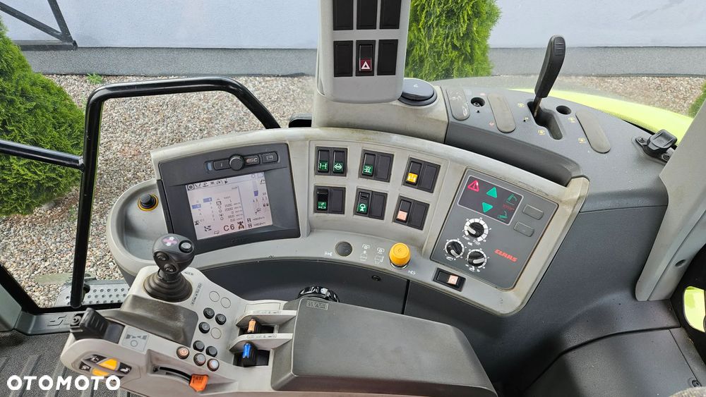 Claas Axion 830 - 13