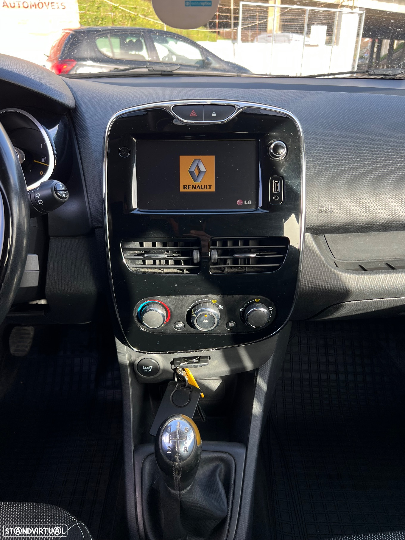 Renault Clio dCi 90 Start & Stop COLLECTION - 15