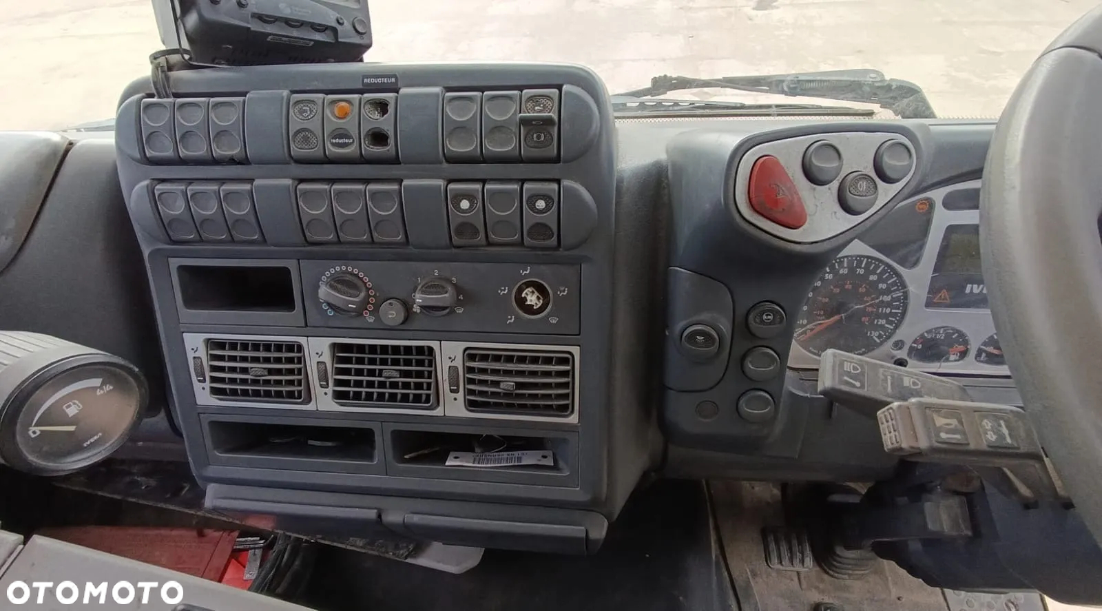 Iveco Zamiatarka EUROVOIRIE - 13