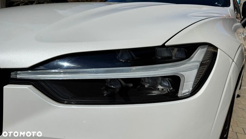 Volvo XC 60 B4 D AWD Plus Dark - 7