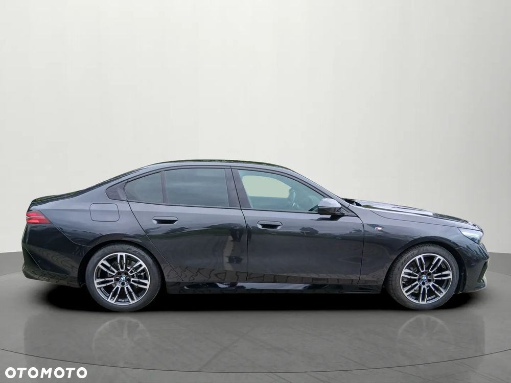 BMW Seria 5 520d xDrive mHEV M Sport - 6