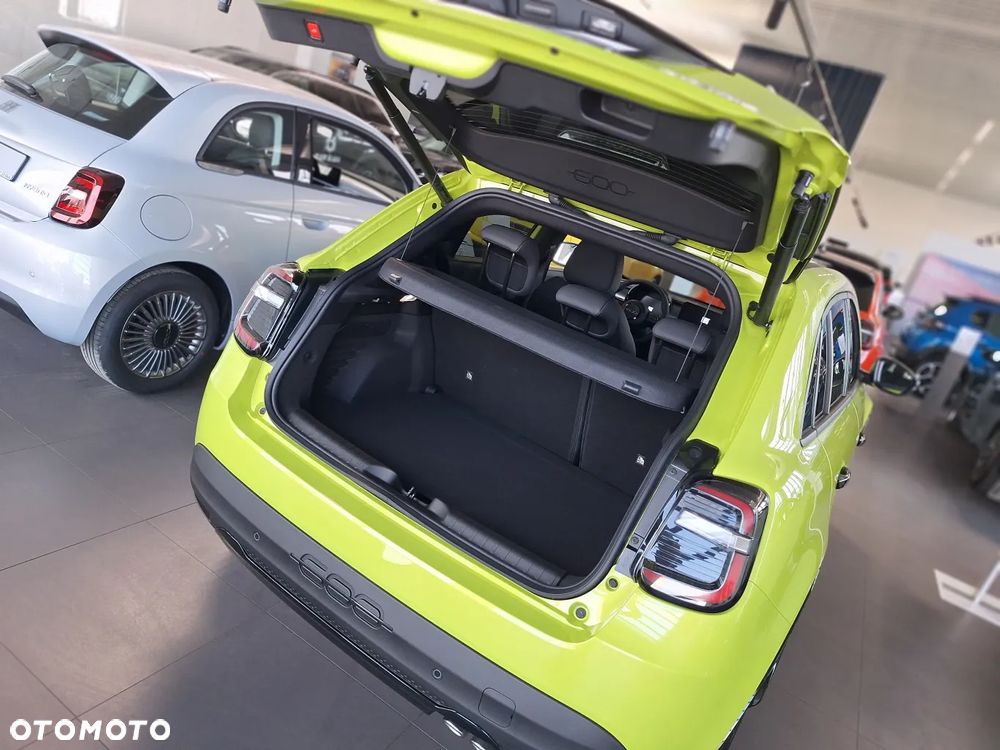 Fiat 600 1.2 Turbo Sport eDCT - 23