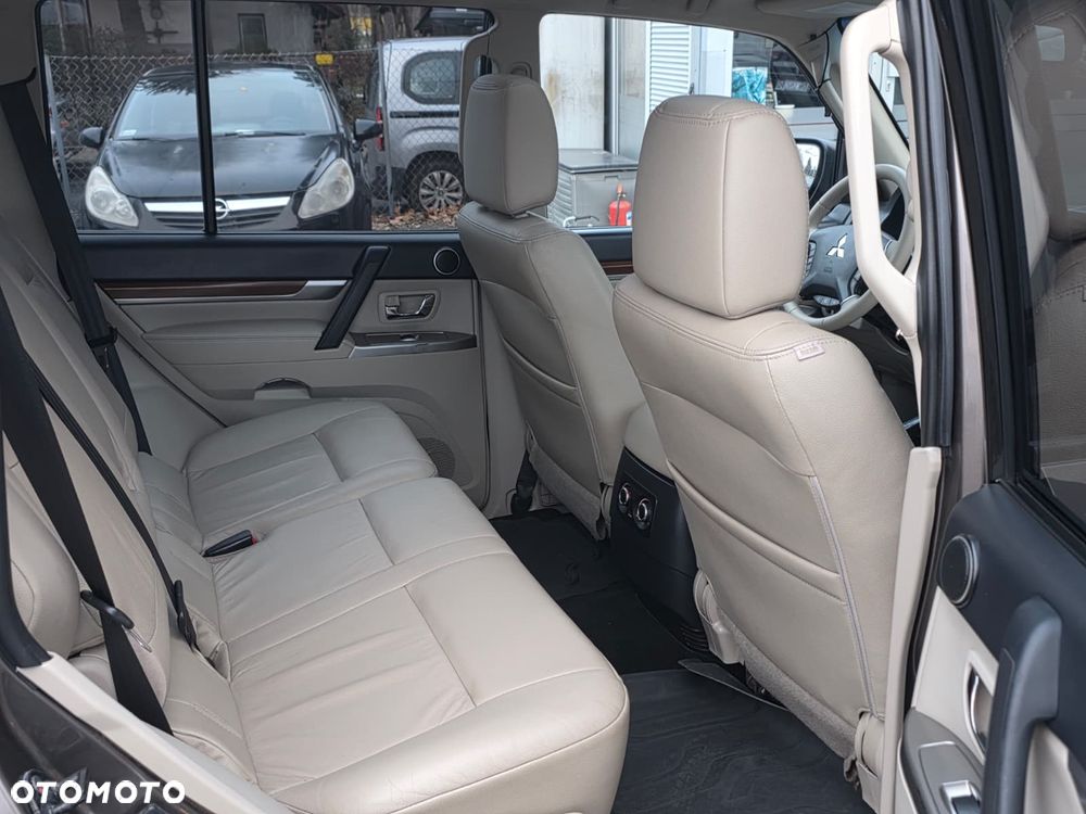 Mitsubishi Pajero 3.2 DID Instyle - 10