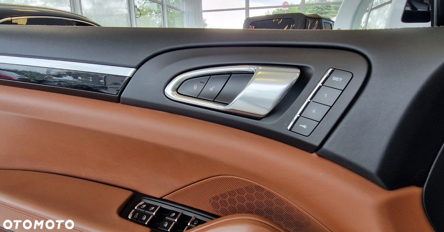 Porsche Cayenne - 30