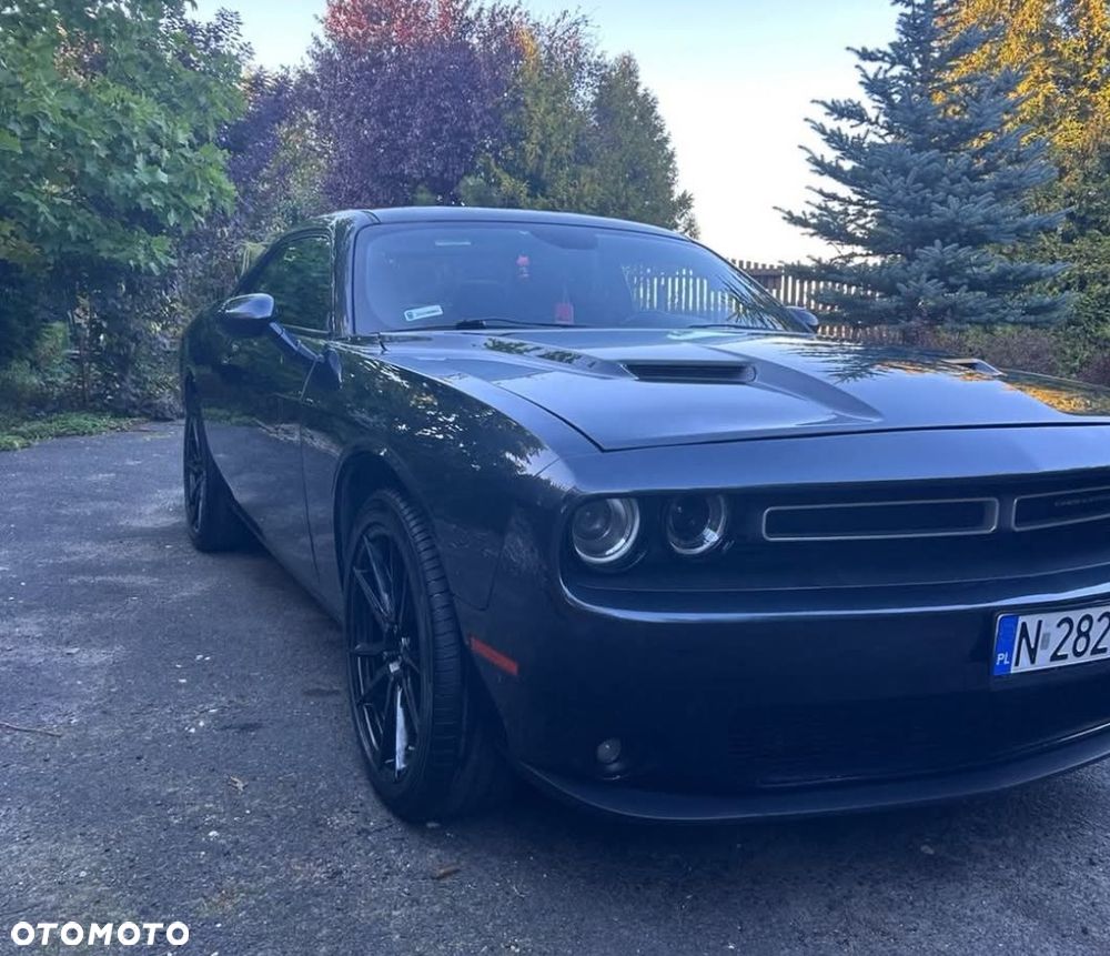 Dodge Challenger - 1