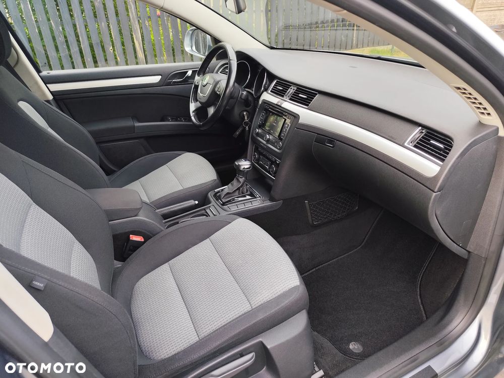 Skoda Superb 2.0 TDI DSG Elegance - 6