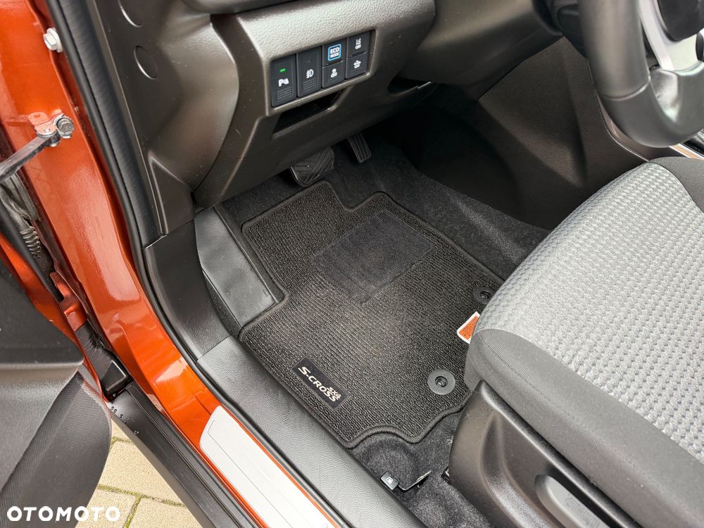Suzuki S-Cross 1.5 Dualjet AGS Comfort - 23