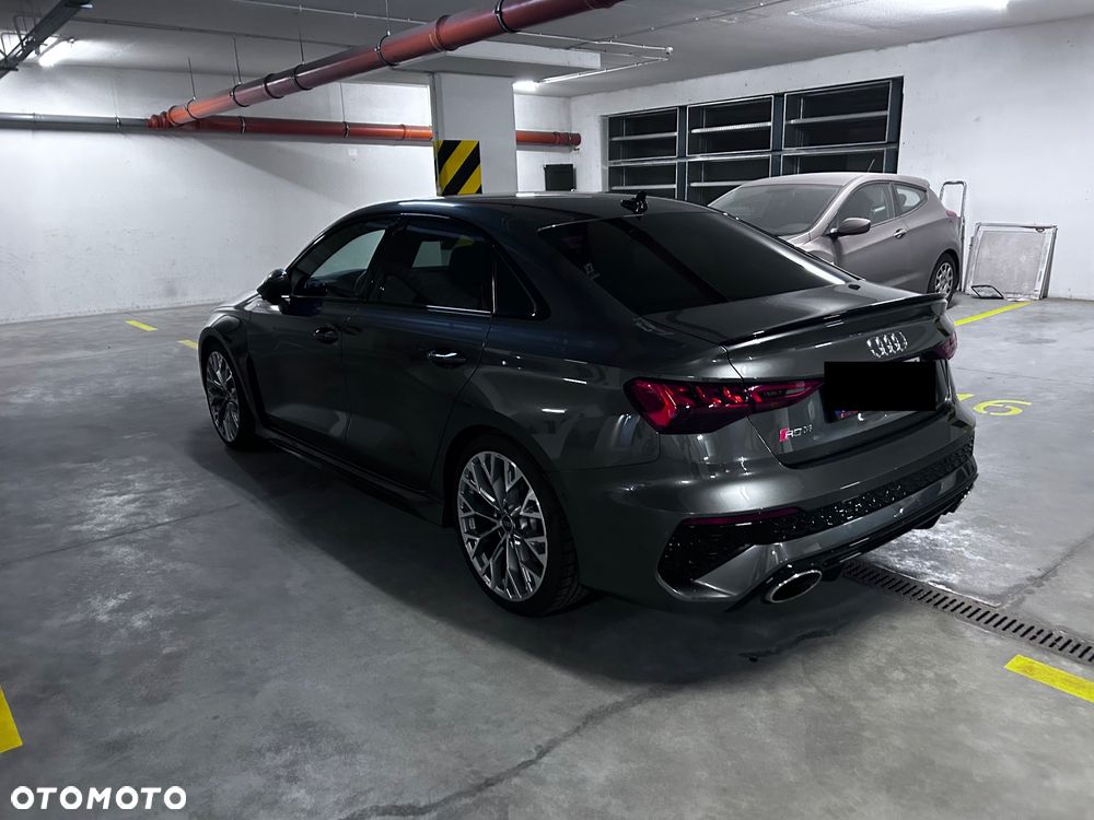 Audi RS3 Limousine - 3