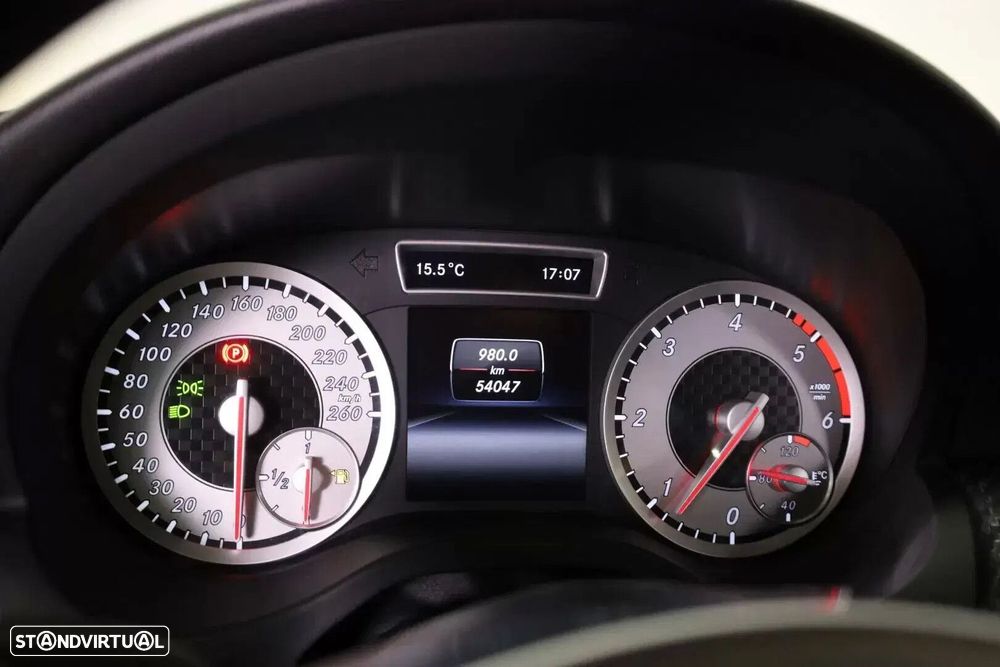 Mercedes-Benz A 200 d AMG Line - 21