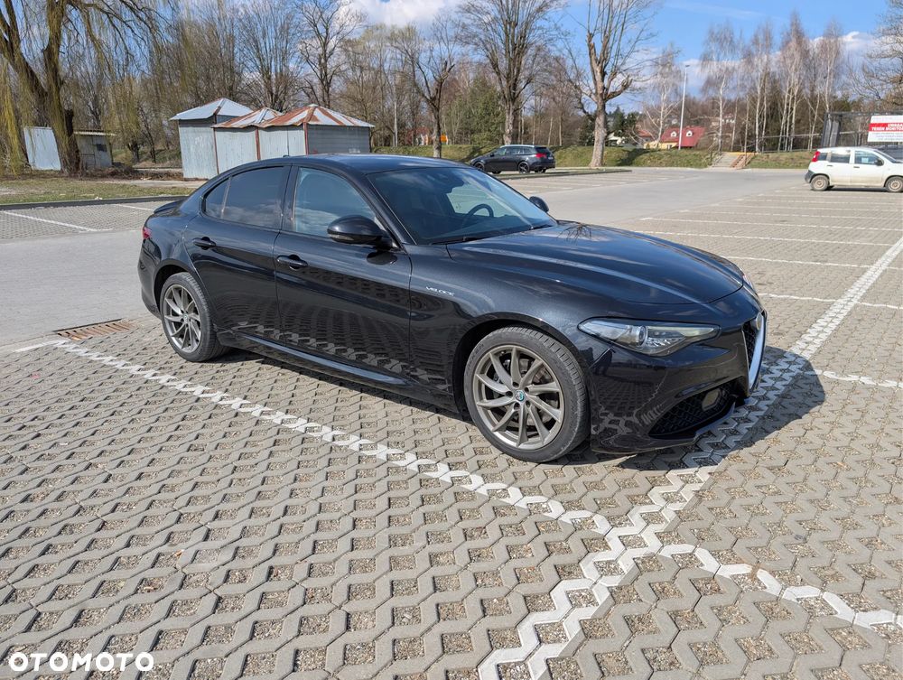 Alfa Romeo Giulia 2.0 Turbo 16V AT8-Q4 Veloce - 3