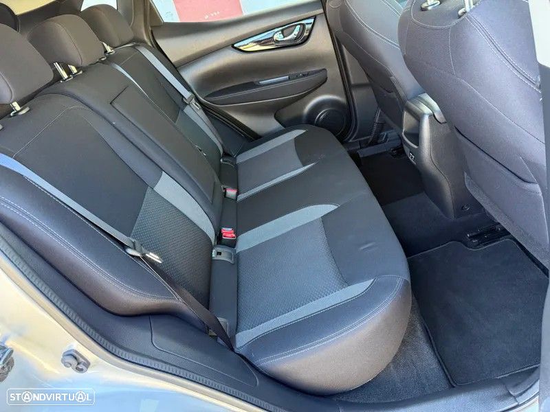 Nissan Qashqai 1.5 dCi N-Connecta J18+Led - 20
